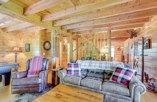 Topton Casa | Rustic Topton Cabin with Game Room and Private Hot Tub