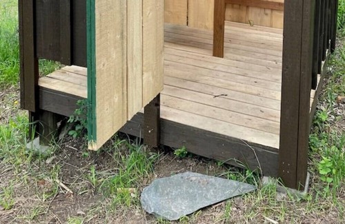 Mead Cabina | Rustic Treehouse Cabin on Green Bluff!
