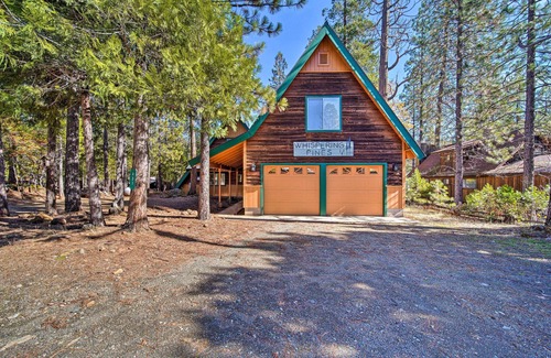 Trinity Center Cabaña | Rustic Trinity Center Cabin w/ Deck Near Fishing!