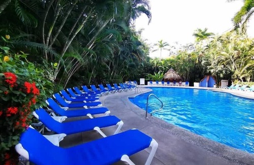 Colonia Olímpica Condominio | Rustic Tropical Oasis, 2 Pools, Close to Beach