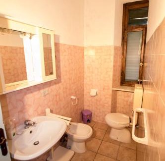 Massa Marittima Apartamento | Rustic Tuscan Apartment