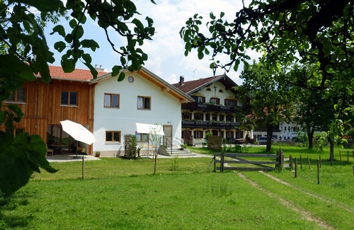 Kiefersfelden Apartamento | Rustic vacation apartment at home, rural - quiet location with fully equipped kitchen