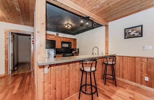 Northern Bruce Peninsula Cabaña | Rustic Vibes w/ Pool & Hot Tub - Tobermory