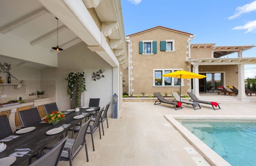 Kringa Villa | Villa Jakob by Villas Guide