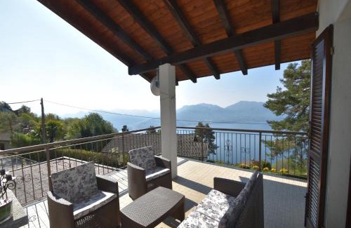 Trarego Viggiona Casa | Rustic Villa with Lake Views