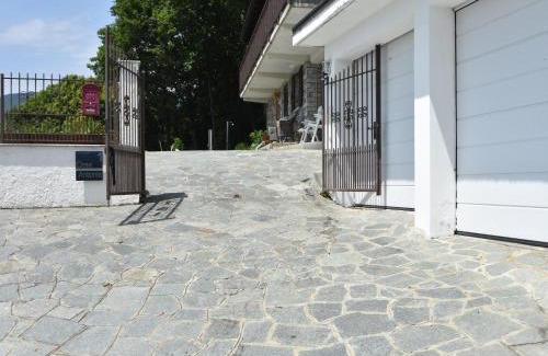 Trarego Viggiona Casa | Rustic Villa with Lake Views