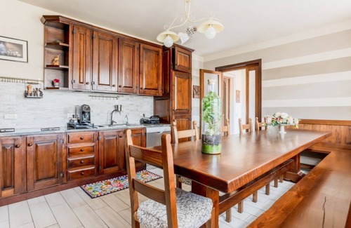Vorno Apartamento | Rustic Villetta with Garden, Pool and Parking