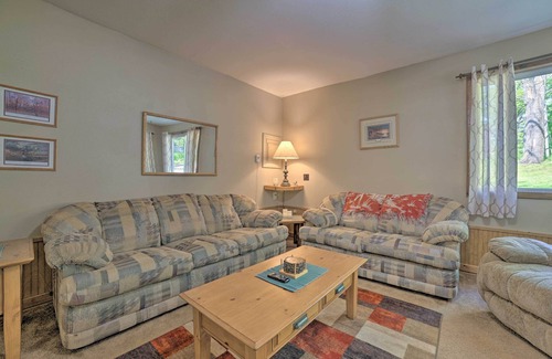 Mio Cabina | Rustic Wooded Retreat w/ Fire Pit, Near Trails!
