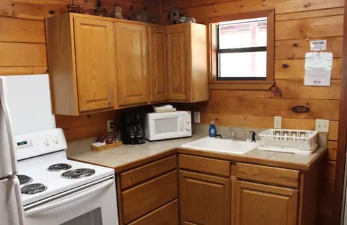 Sulphur Cabina | Rustic Woodland Cabin