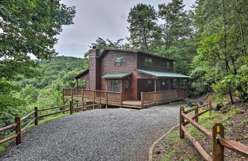 Young Harris Casa | Rustic Young Harris Cabin with Fire Pit and Views