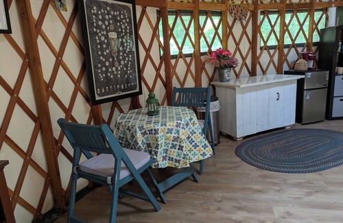 Kennebunk Cabaña | Rustic Yurt with Modern Amenities Close to Beaches