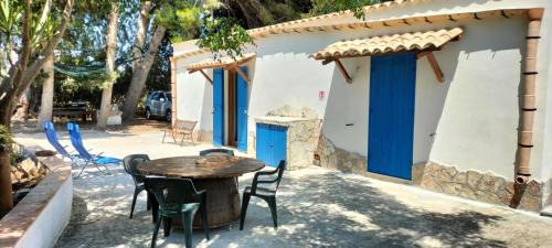 Valderice Chalet De Esquí | RUSTICO FRA IL VERDE E IL MARE a LIDO VALDERICE