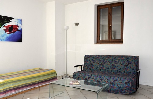 Caprino Veronese Casa | Rustico con terraza en una colina soleada en un antiguo paisaje cultural, cerca del lago de Garda