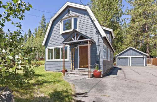 Tahoe City Casa | Rustling Grove in Tahoe City - Pet-Friendly, Walking Distance to Downtown and Lake - Private Hot Tub