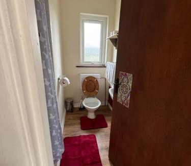 County Cavan Casa | Rusty Cottage with View