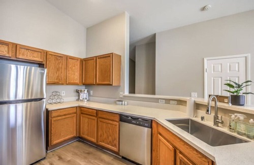 River Mountain Condominio | Rusty Ridge | 2BR Condo, Garage, Community Pool
