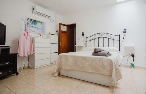Agüimes Casa | Ruta del Perenquén by Villas Rivero