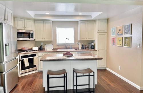 Palisades Highlands Casa | Ruth's Cozy Pali Highlands Home