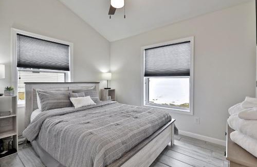 East Haven  Rutland County Casa | Rutland's Hidden Gem- 2 BR 1BA Renovated Home Close to Everything home