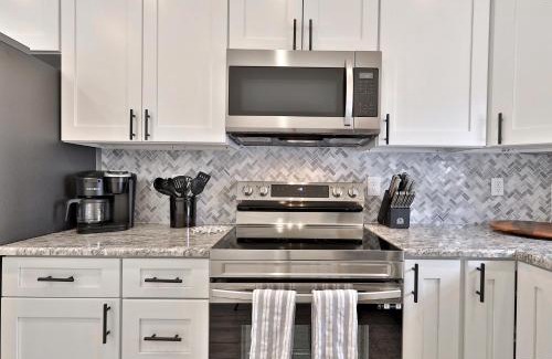 East Haven  Rutland County Casa | Rutland's Hidden Gem- 2 BR 1BA Renovated Home Close to Everything home