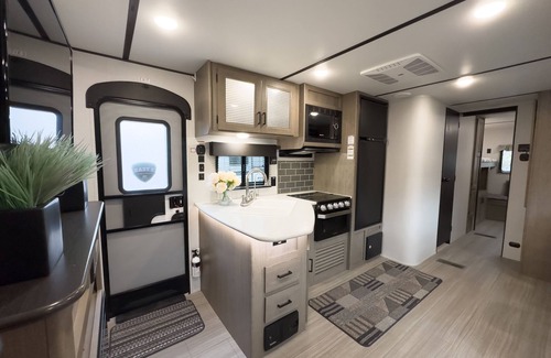 Kenora Complejo | RV 4 Luxury Fireplace Bunkhouse Meets High End Camping