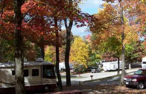 Jones Mills Alquiler De RV | RV Campsite, or tent in the Laurel Highlands