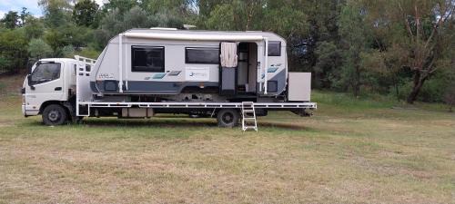 Gunnedah Otro | RV Caravan in Rural Setting on Edge of Town close to AgQuip