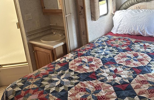Warrensburg Casa | RV close to University of Central Missouri and Whiteman Air Force Base