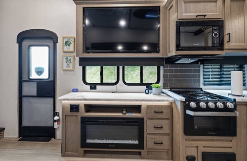 Buford Casa | RV Delivery & Set up - Bohemian Dream