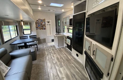 Silverdale Casa | RV & Farm on 2 acres!