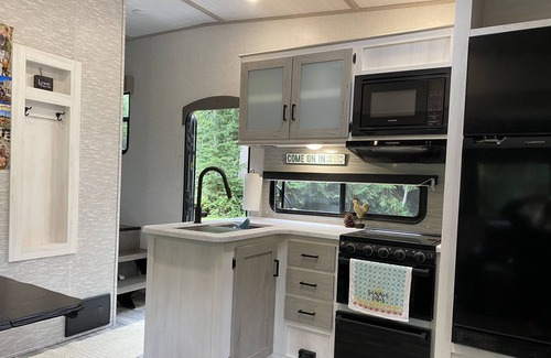 Silverdale Casa | RV & Farm on 2 acres!
