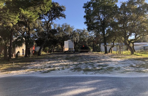 Horseshoe Beach Alquiler De RV | RV LOT 1 with FULL HOOKUP *Salt Lot*