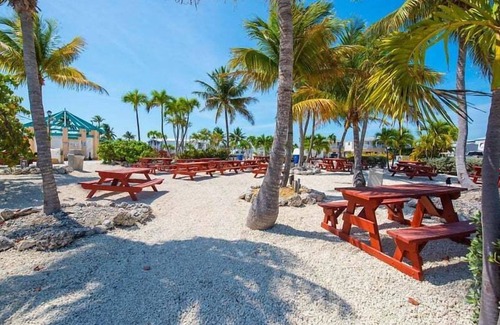 Cutthroat Harbor Estates Alquiler De RV | RV Lot 288 Venture Out, Canal Front ,Lot Dimensions:35x69' 35' Dock