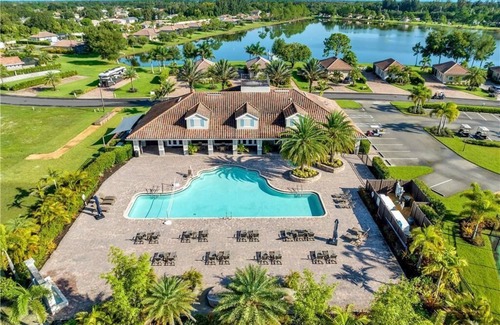 Biggar Alquiler De RV | RV Lot for Rent in Luxury Motorcoach Resort - Lot 3