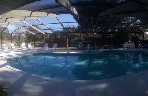 Crystal River Alquiler De RV | RV lot WITH BOAT storage for rent in beautiful Nature Coast Landings RV resort..
