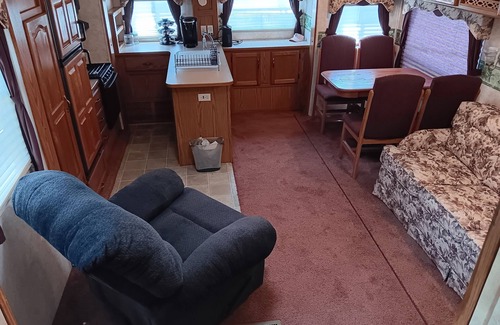 Okeechobee Casa | RV on 2.5 acers private and plenty of parking.