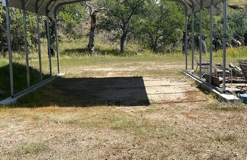 Raisin Alquiler De RV | RV Parking in the beautiful country