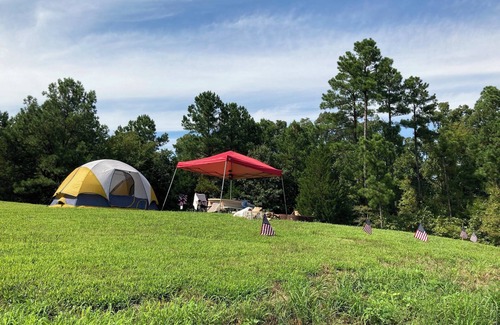 Aurora Alquiler De RV | Basic Campsite - Tent Camping