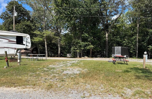 Aurora Alquiler De RV | RV Site #3 Back In - Big Rig Friendly 55ftx28ft