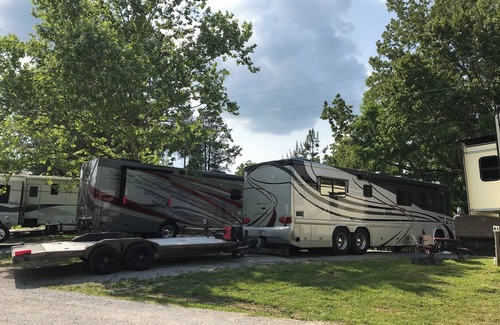 Aurora Alquiler De RV | RV Site #42 pull through - Big Rig Friendly 65ftx28ft