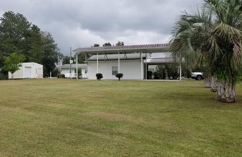 Inverness Alquiler De RV | RV site on Withlacoochee bike trail 46 miles long