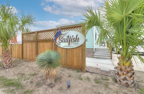 Port Aransas Alquiler De RV | RV Site Only! Community Pool, In Town, Dog Park, Fishing, Wifi, Laundry Room