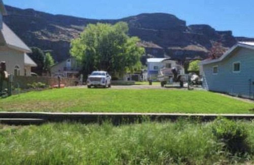 Sunland Estates Alquiler De RV | RV space on the River Unit B -minutes from Gorge concerts