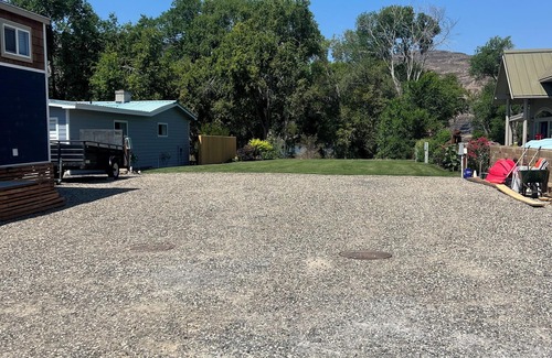 Sunland Estates Alquiler De RV | RV space on the River Unit B -minutes from Gorge concerts