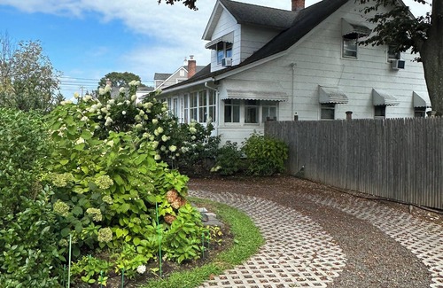Farmingdale Casa | Ryder Cup 1 min. away: 4-bedroom house in Bethpage-Farmingdale, bygone charm