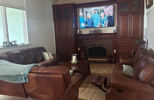 Seaford Casa | Ryder Cup! 4 beds 3.5 Bath house w/views in Seaford, LG Den w/Pool TBL, A/C