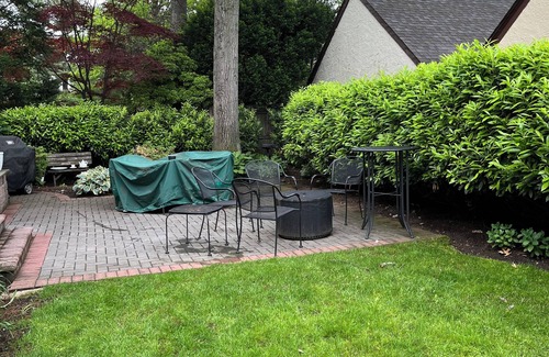 Merrick Casa | RYDER CUP ENTHUSIASTS: 11 miles from Bethpage Black. Spacious 4 bedroom home.