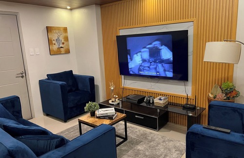 Santo Cristo Complejo | Ryle and Yang's Stylish 2BR Stay