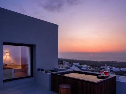 Finikia Apartamento | Ryolithos Suites