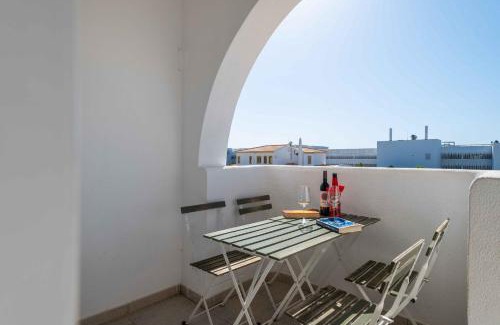 Castelo Apartamento | São Rafael 1 Bedroom with Pool